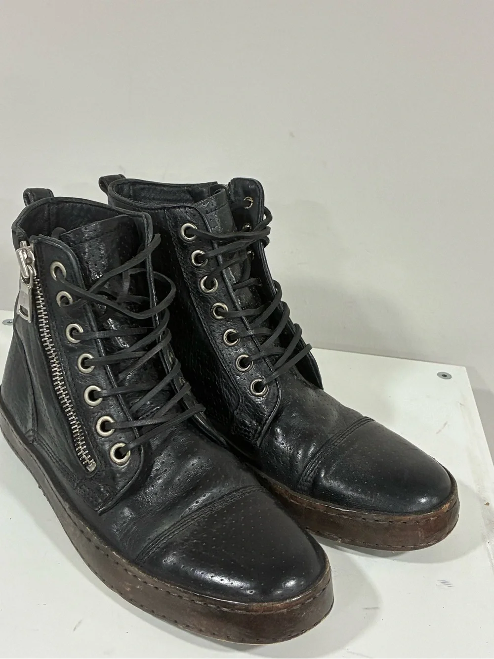 John Varvatos Artisanal Sneaker Size 8.5